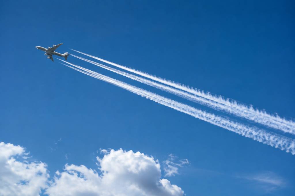 Chemtrail define : que signifie ce terme et que disent les faits scientifiques ?