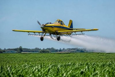 Avion épandage : quelles conséquences pour l’environnement et l’agriculture ?